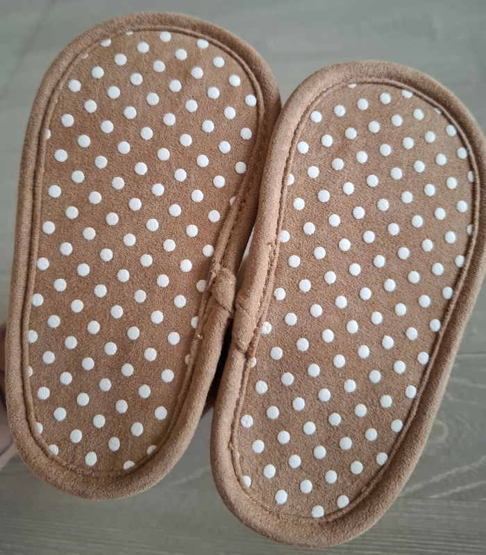 Chaussons 1an T.22 - photo numéro 5