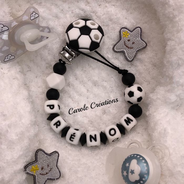 Attache tétine en silicone personnalisée ballon de foot