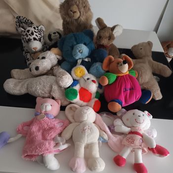 Lot 12 peluches et doudou  comme neuf
