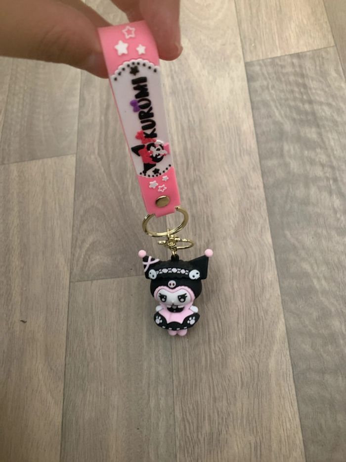 Porte clé Kuromi noir et rose  neuf - photo numéro 5