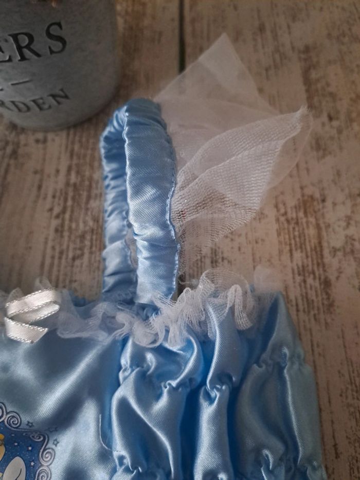 Petit haut dentelle et froufrou Cendrillon disney princesse - photo numéro 3