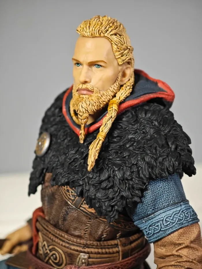 Figurine Assassin's Creed Valhalla : Eivor 25cm Officielle Ubisoft neuve - photo numéro 9