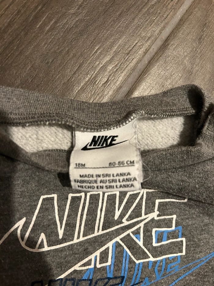 Ensemble Nike t 18 mois - photo numéro 2