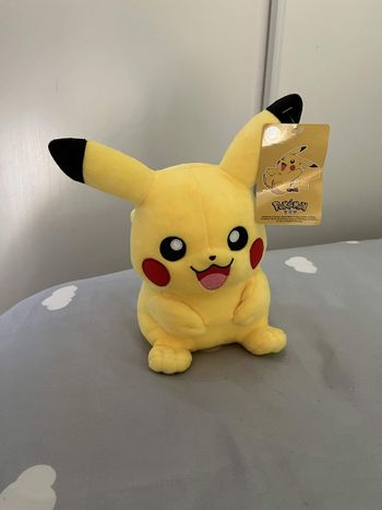 Peluche Pikachu Pokémon 