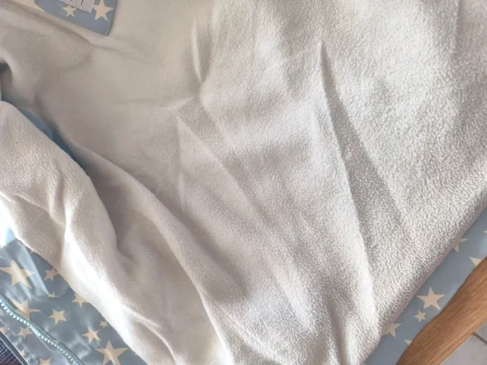 Veste de pluie , imperméable fourré polaire,taille 2-3 ans , excellent état - photo numéro 4