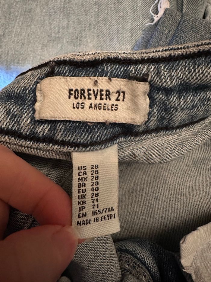 Jeans troués - photo numéro 3