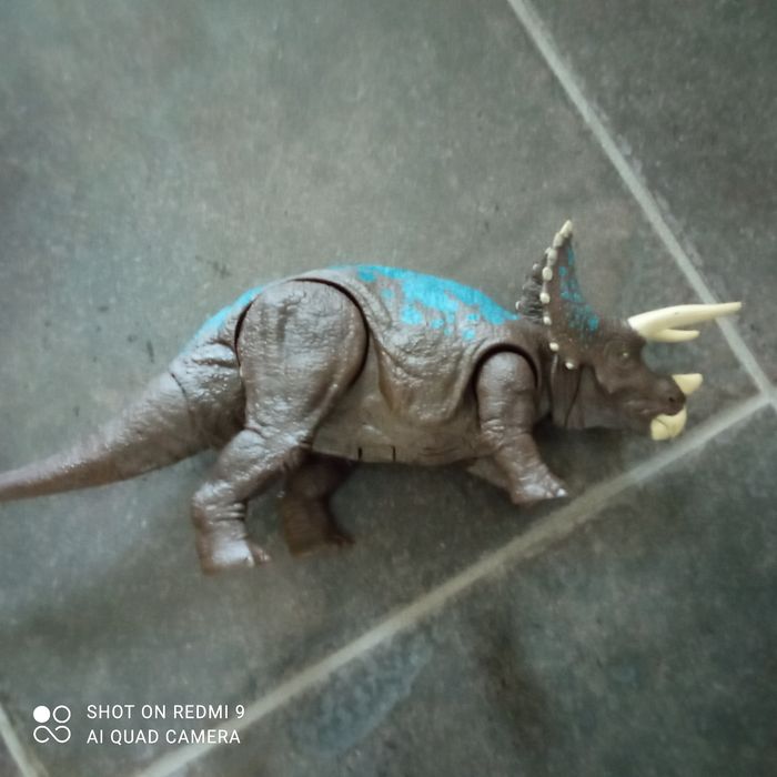 Triceratops jurassic World - photo numéro 2