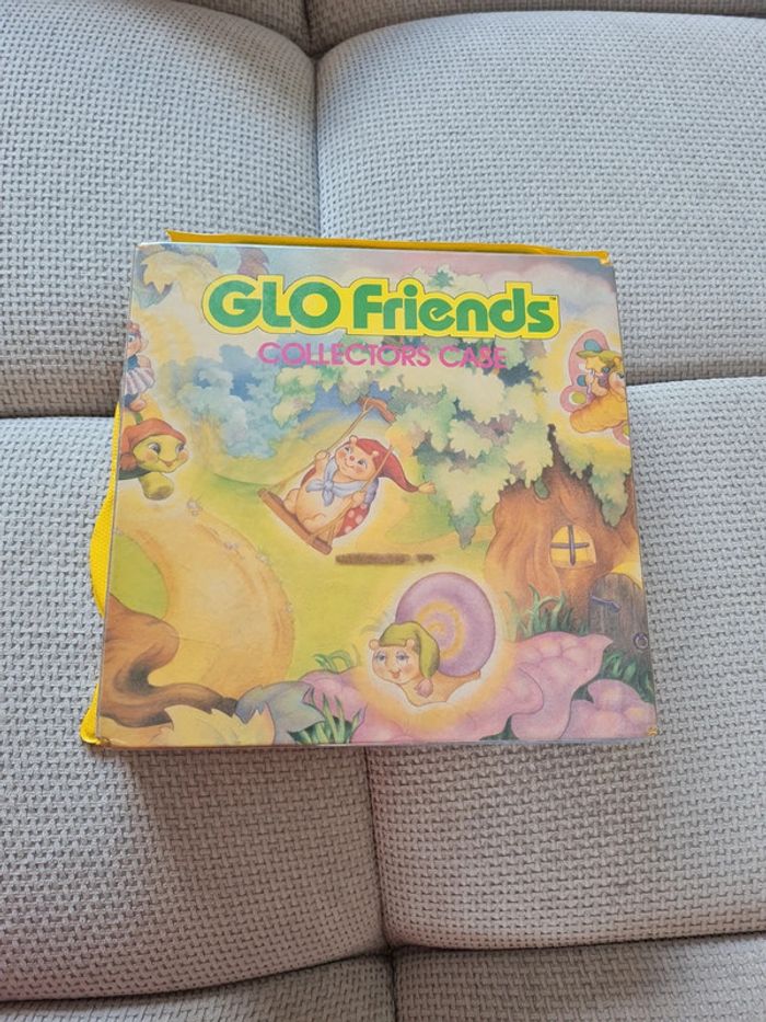 Case glo friends - photo numéro 2