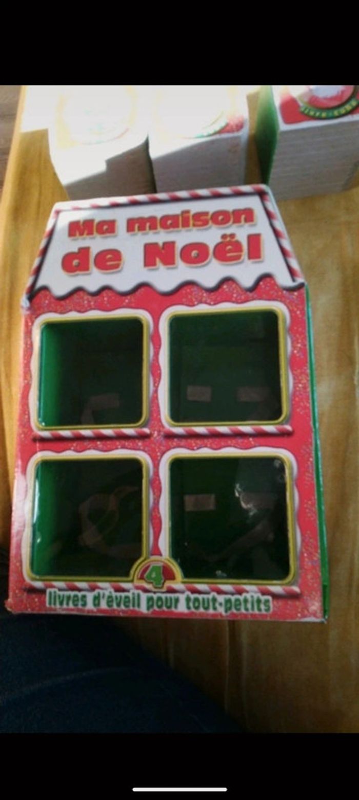 Livre la maison de Noël - photo numéro 2