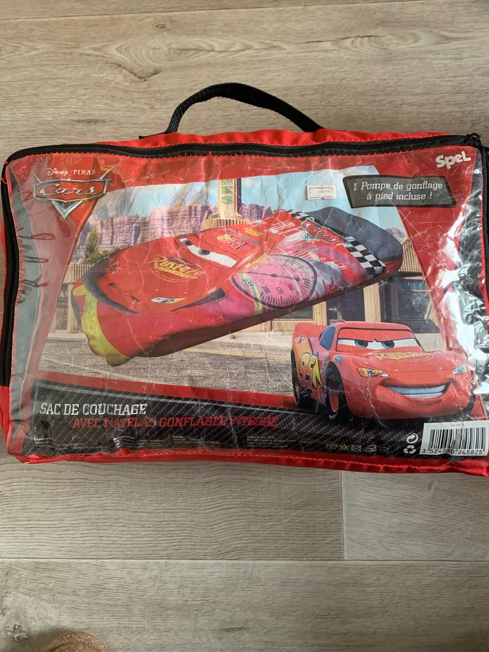 Sac de couchage avec matelas intégré et pompe CARS