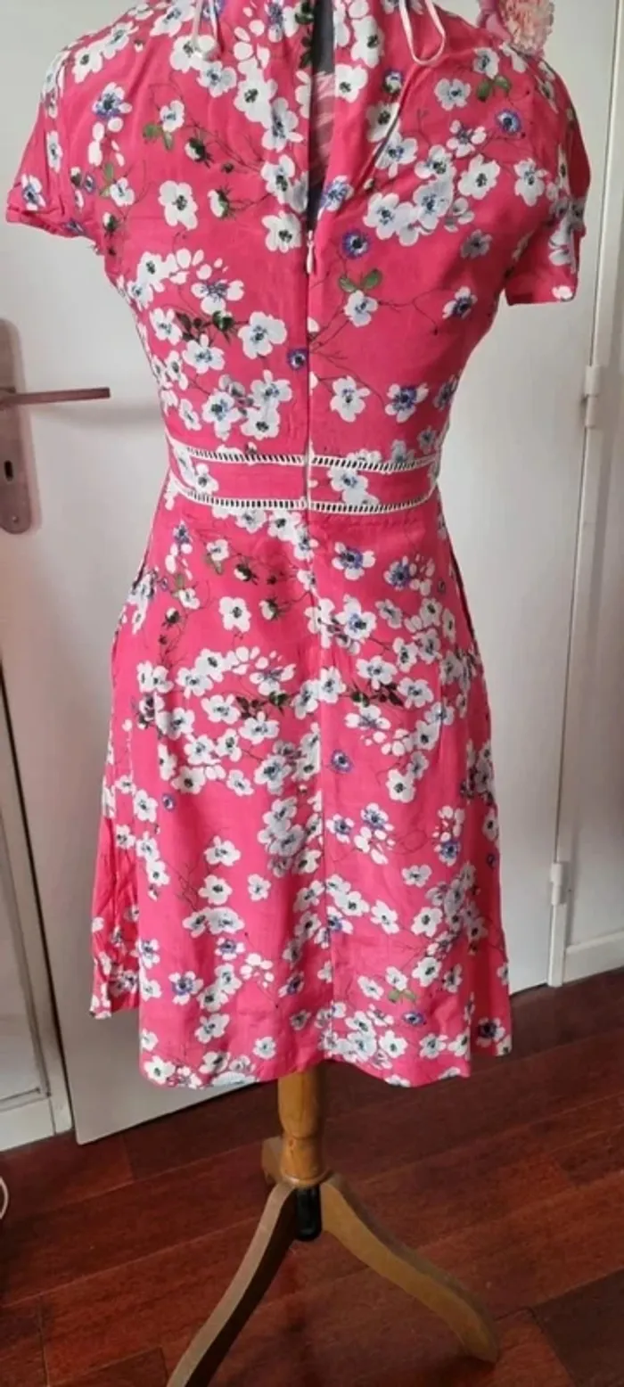 Robe fleurie Kookai Neuve - photo numéro 3