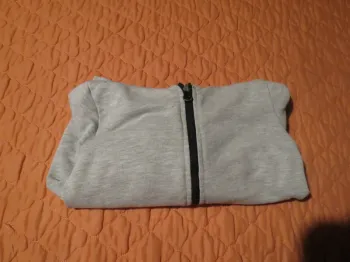 Gilet a zippé taille 4 ans