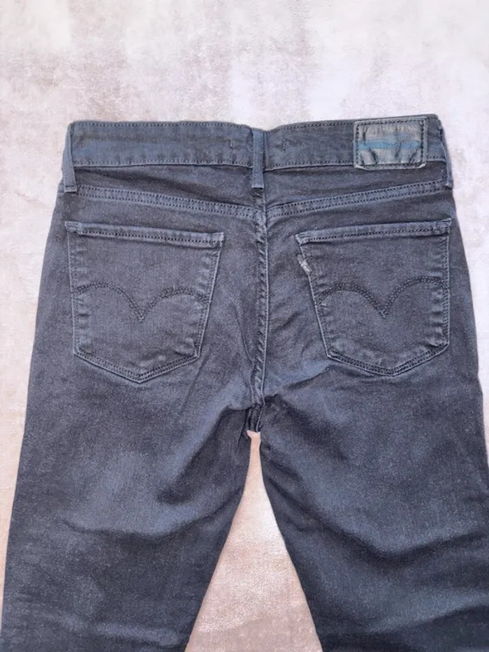 Jean LEVI’S femme taille 36 noir en très bon état - photo numéro 10