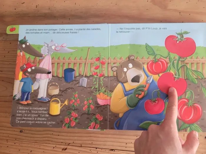 Livre cartonné à toucher P'tit Loup à la ferme - photo numéro 6