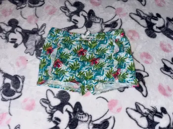 Short fille