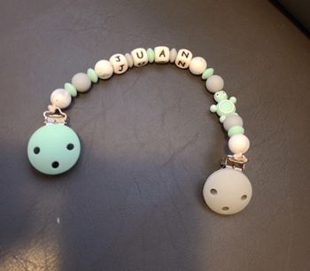 Attache tétine (prénom Juan