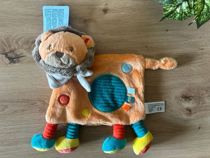 Doudou plat lion orange Simba toys neuf - photo numéro 2