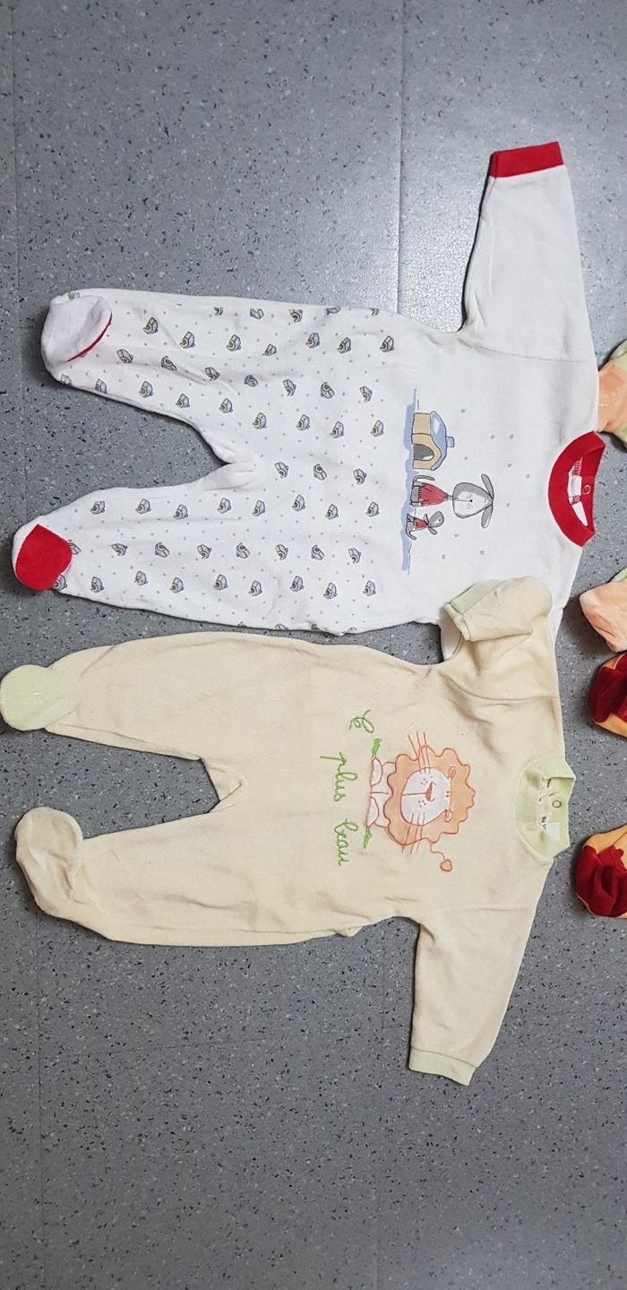 Pyjamas/grenouillères - photo numéro 2