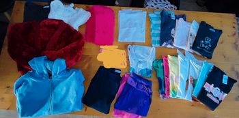 Lot de vêtements 12 ans 22 pièces