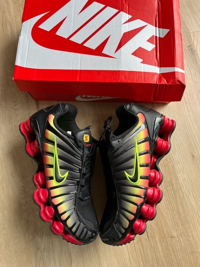 Nike Shox TL Noir Volt Fire Red Taille 41