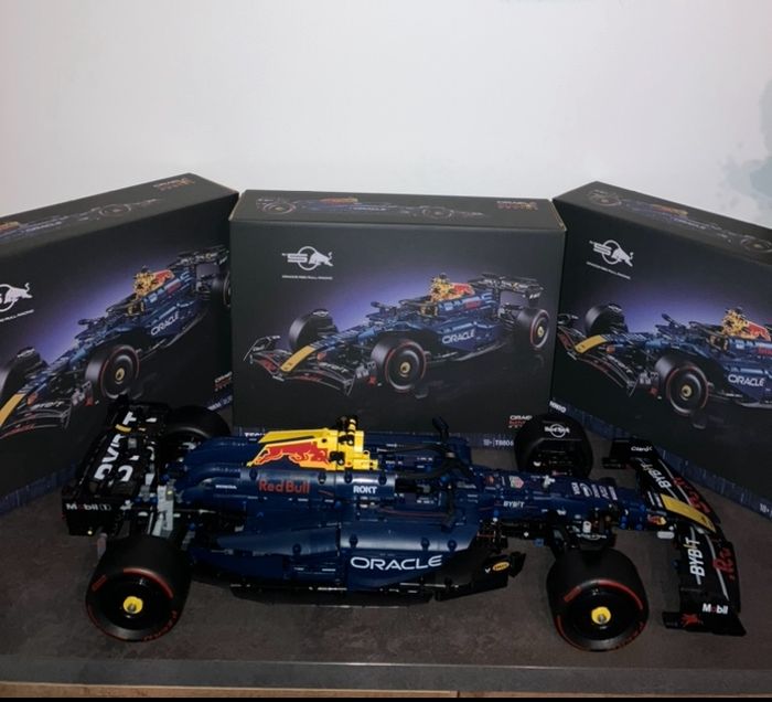 Red bull  f1 lego neuf pas déballé