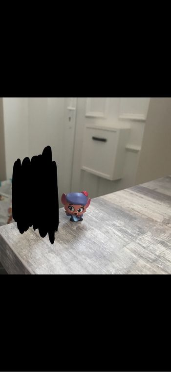 figurine rare Basile détective privé