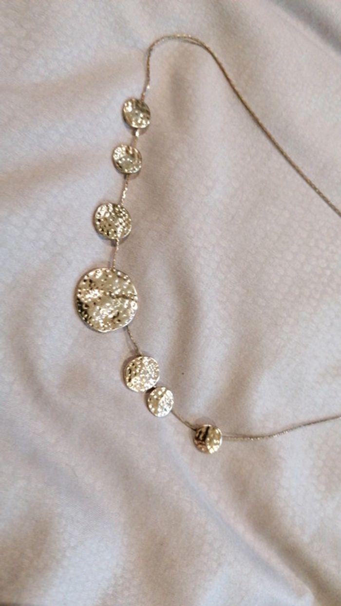 Collier doré - photo numéro 4