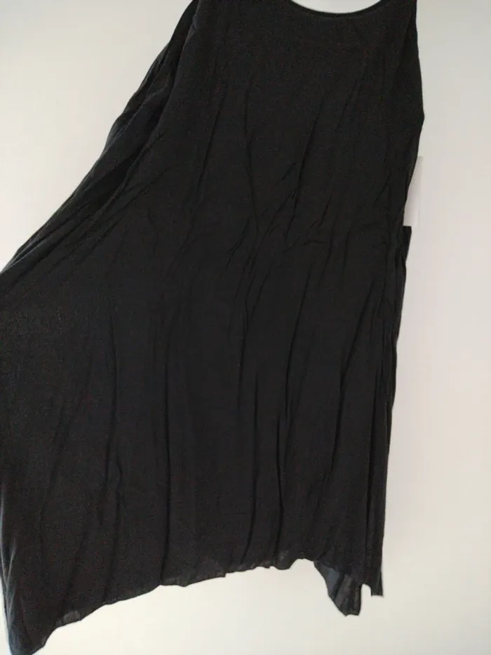 Robe d'été mi-longue à bretelles noire - photo numéro 3