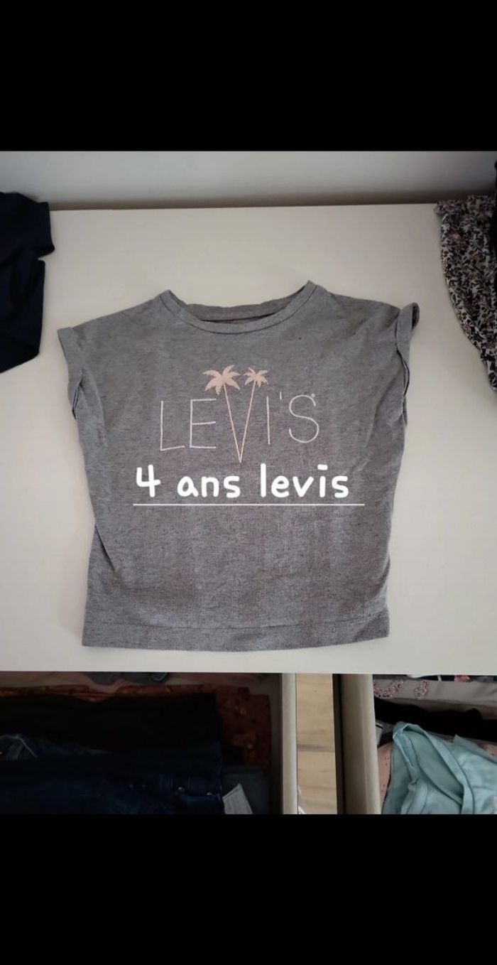 Tee shirt levis