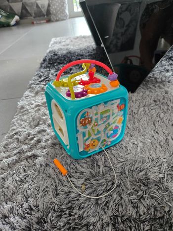 Mini cube d'activités