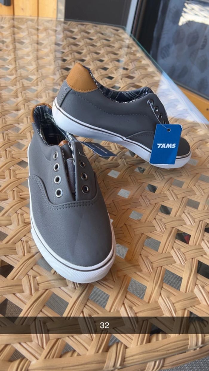Chaussure garçon taille 32