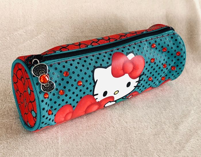 Trousse Hello Kitty vert/rouge Samrio décoré avec strass et glitter