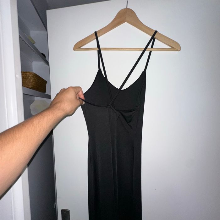 Robe moulante noire - photo numéro 3
