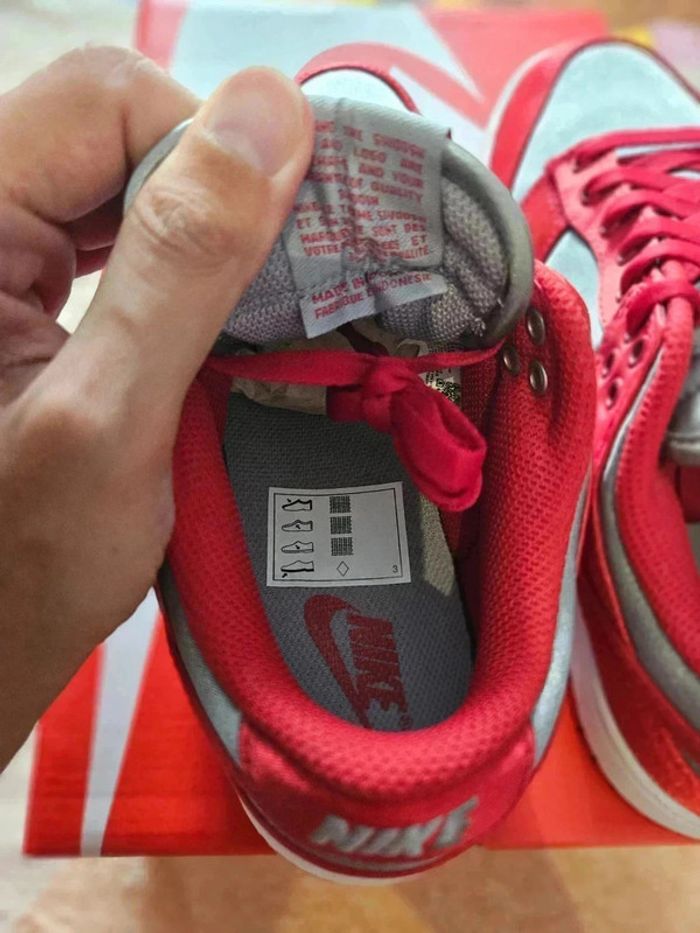 Nike Dunk Low w ess snkr grey/ varsity red- White Taille 38.5 - photo numéro 6