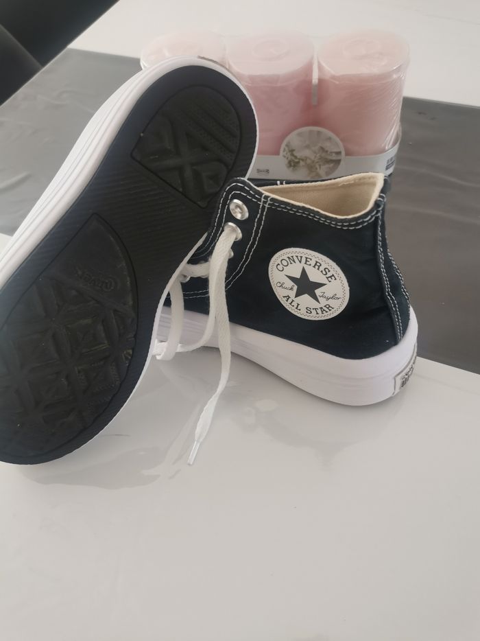 Converse 37 - photo numéro 2