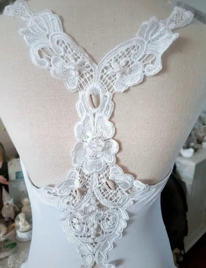 Haut forme cache coeur volanté dos broderie coquillages Taille 38/40 Neuf - photo numéro 6