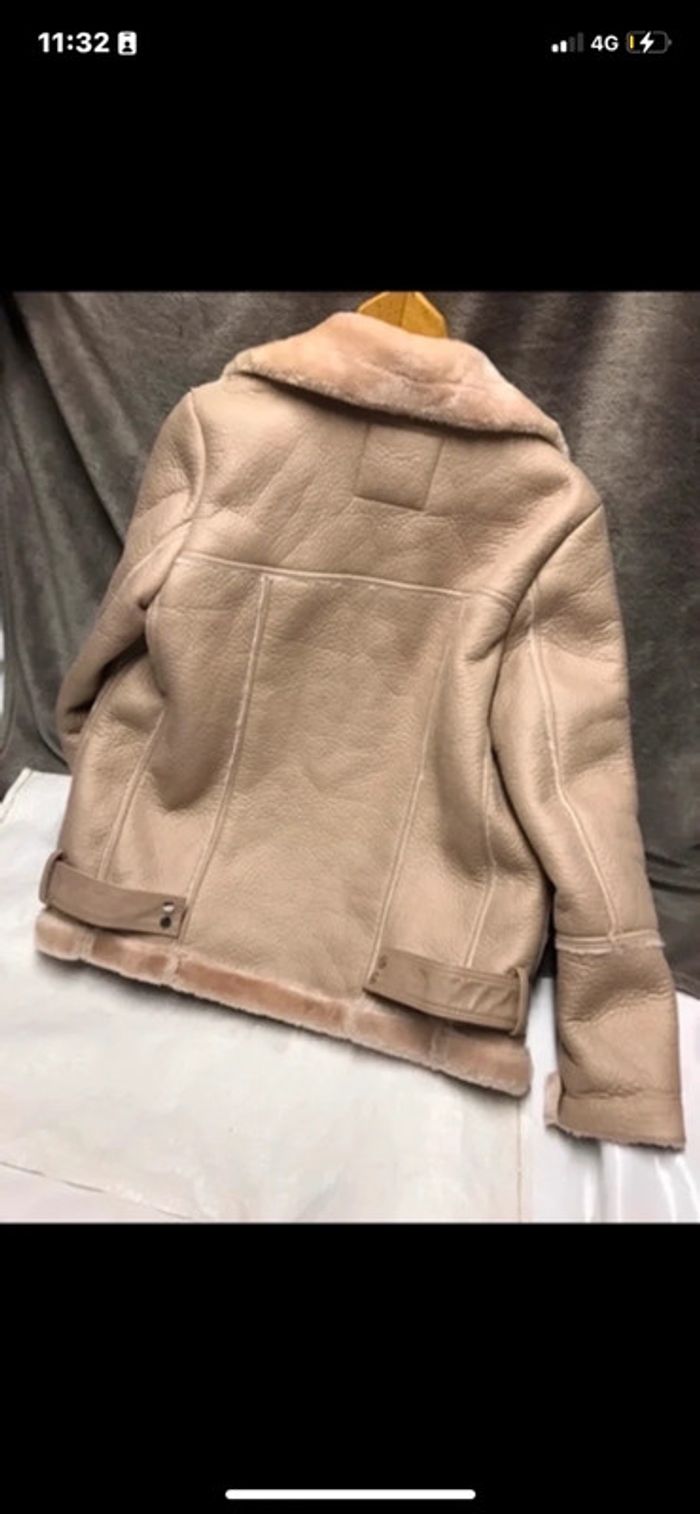 Manteau fausse fourrure rose - photo numéro 2