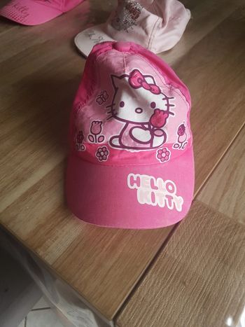 Lot 2 casquettes fille