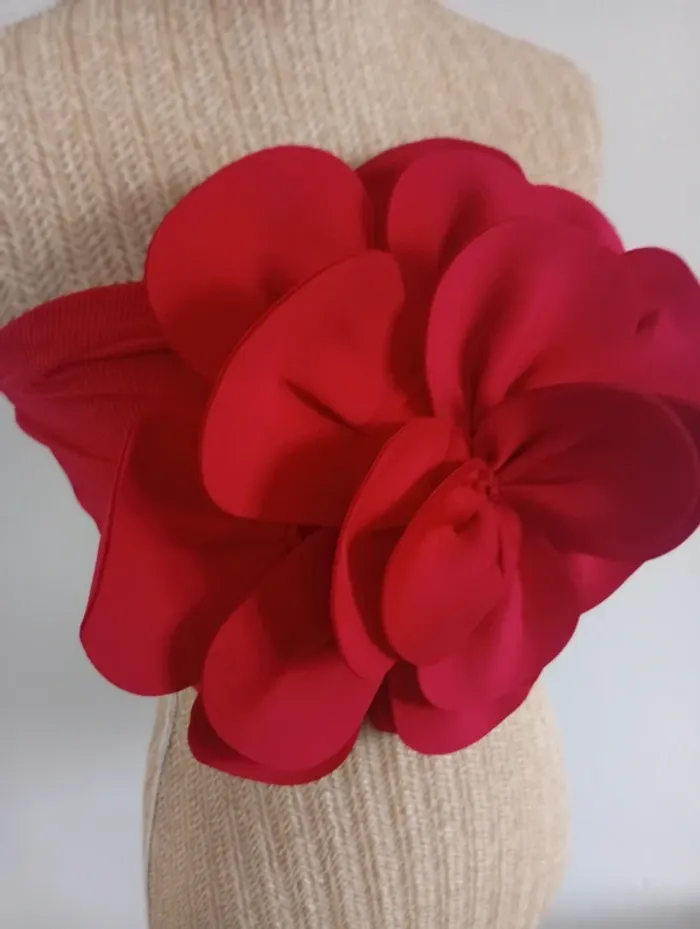 Magnifique Haut femme sexy rouge à fleur L dénudé - photo numéro 3