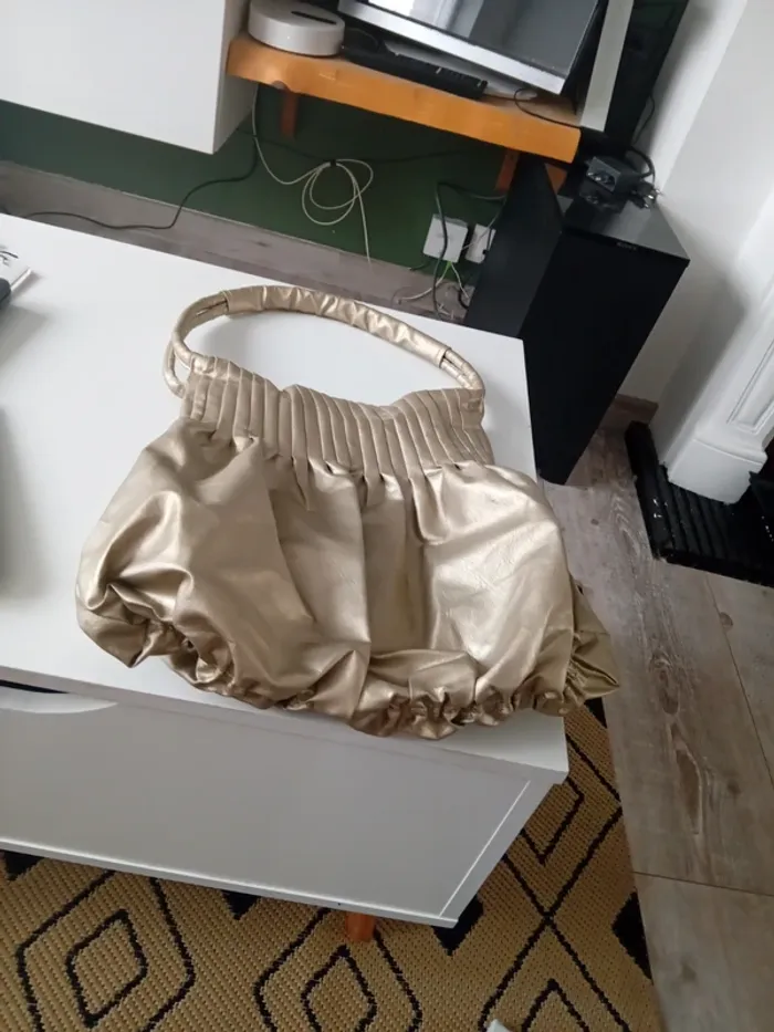Sac à main or dore