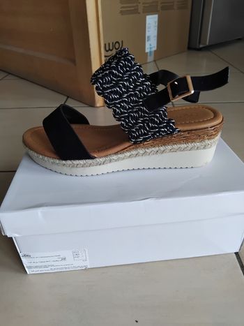 Sandales compensées