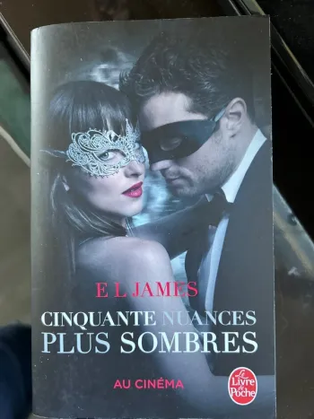 Livre cinquante nuances plus sombres