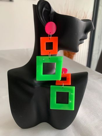 Boucles d’oreilles xxl carrées vertes roses et oranges fluo années 80