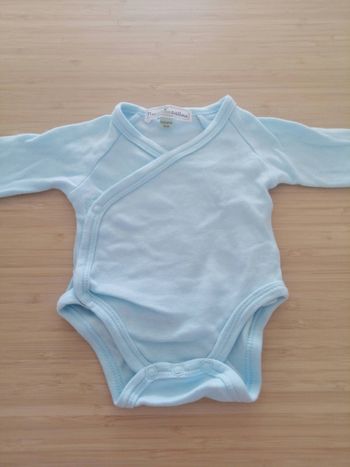 Body manches longues 0 mois. Mes Petits Cailloux. Très bon état.