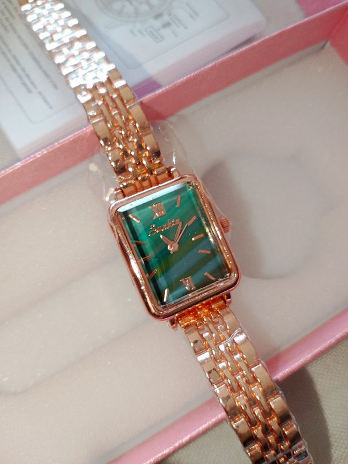 Tres belle montre rosegold  femme avec bracelet en perles de verre - photo numéro 16