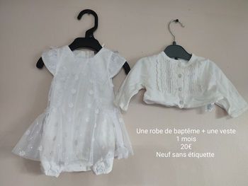 Robe de baptême et gilet 1 mois fille