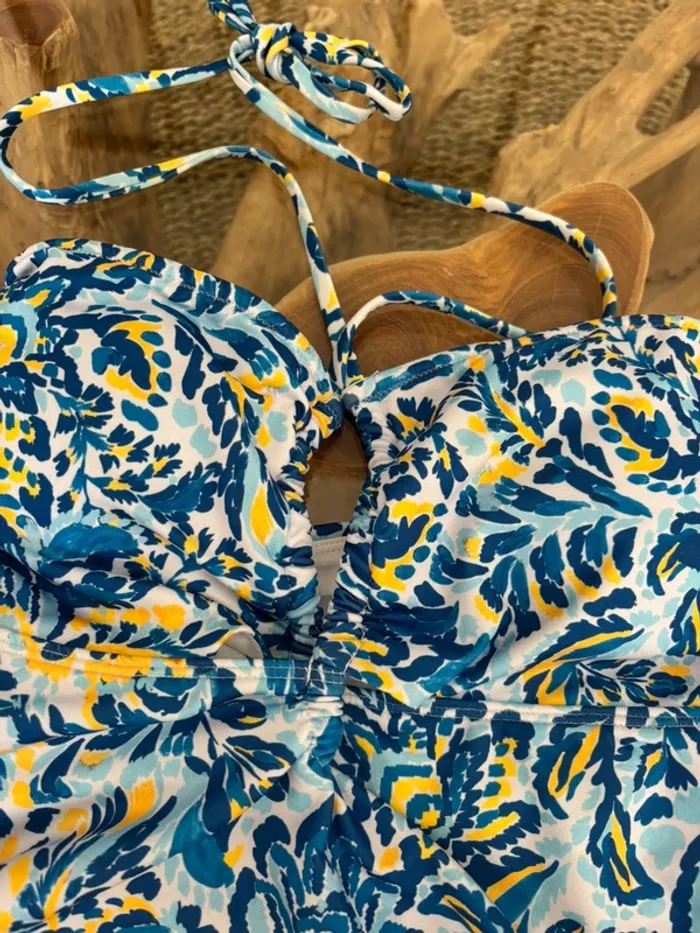 Maillot de bain 1 pièce La petite étoile bleu blanc fleurs - photo numéro 3