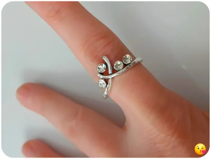 Bague argentée et strass -acier inoxydable