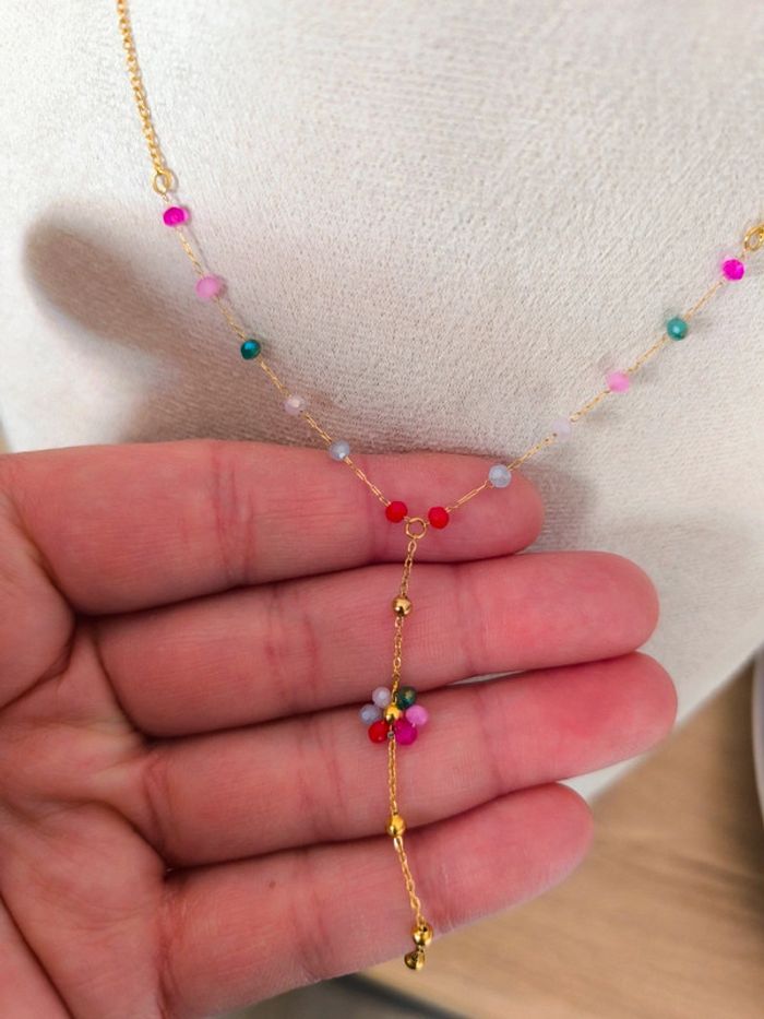 Pendentif doré en Y avec fleur marguerite et perles multicolores - photo numéro 5