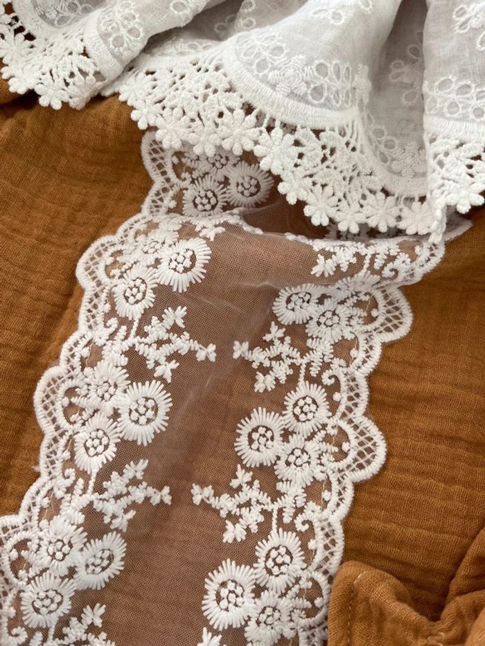 Robe camel créatrice - photo numéro 2